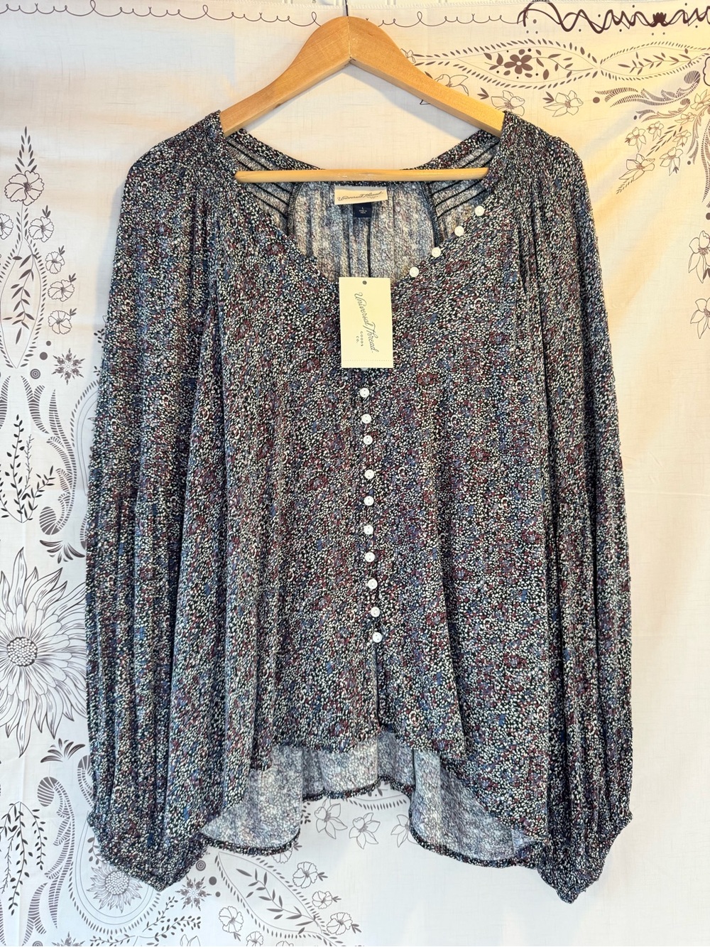 Universal thread Floral Button-Front Long Sleeve Top in Multi-Color